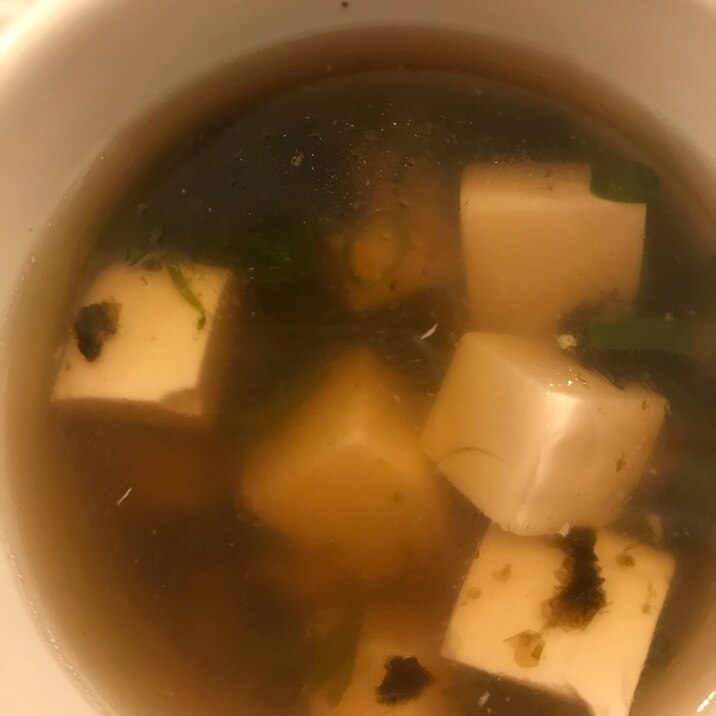 ゴマ油香る豆腐とのりのスープ